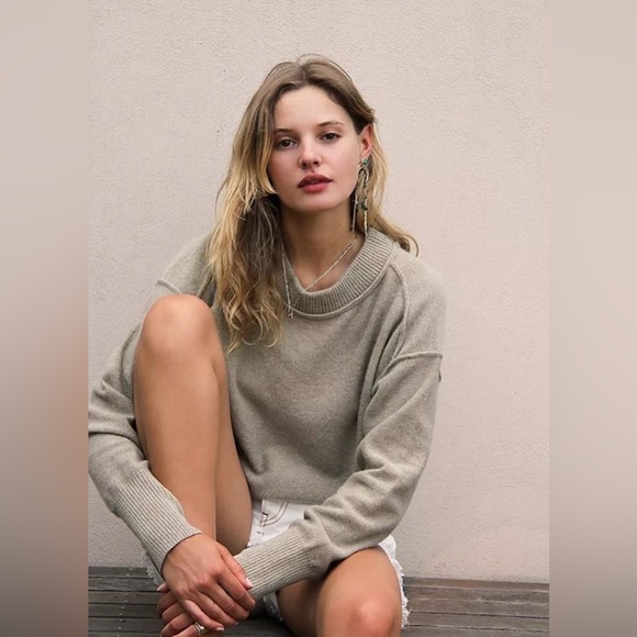 Free People 100% Cashmere Sweater “Cora” Crew Neck Gray Size XS - Picture 3 of 8